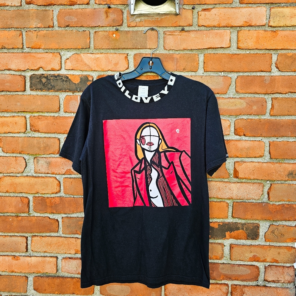 Liora Redma Cotton Art Decor Graphic Tee – Size S-M Fit